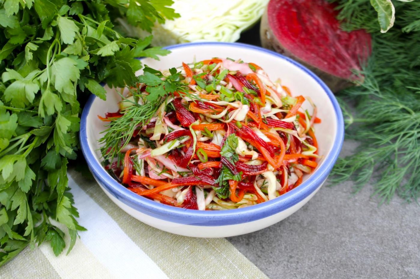 ochishhajushhij-salat-s-listjami-salata